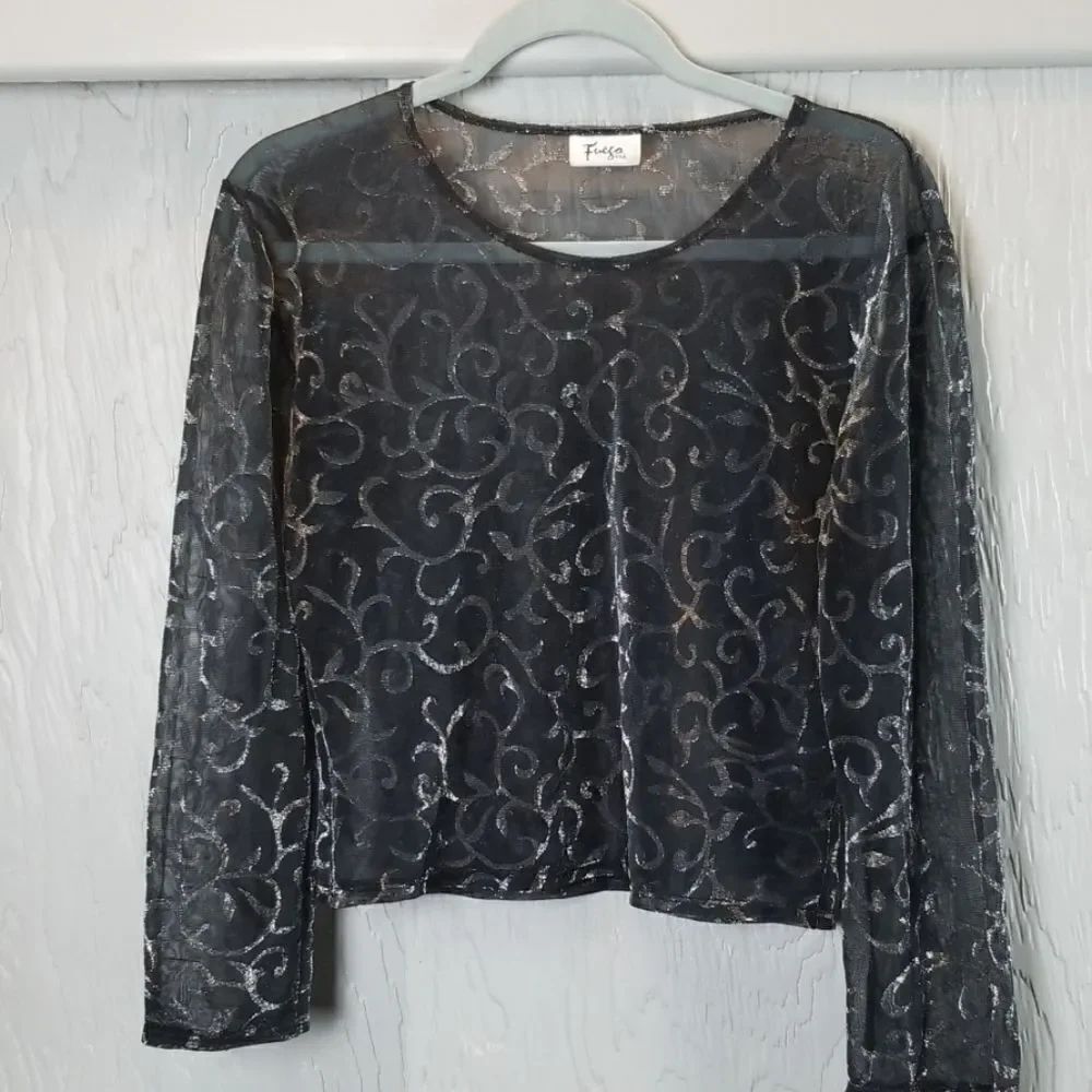 🖤5/$20🖤 black sheer and silver top
